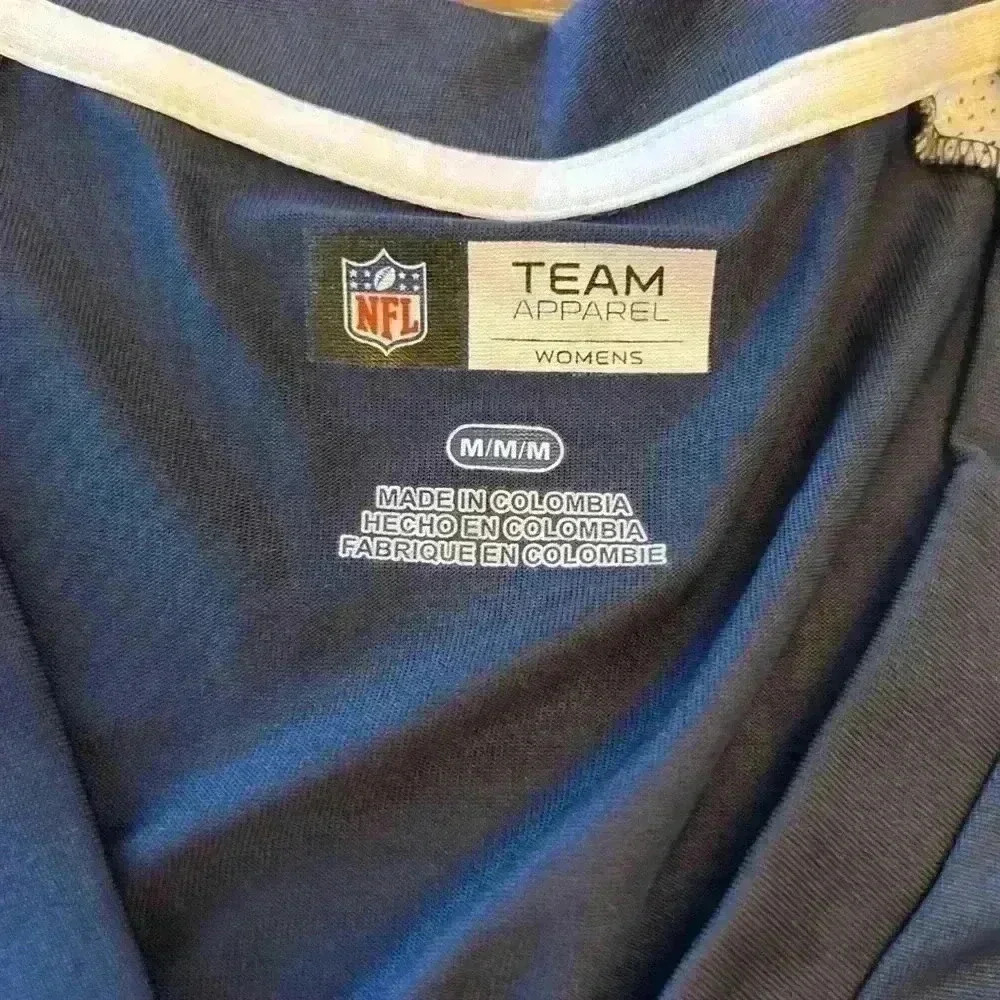 NFL Rams top - Picture 2 of 2